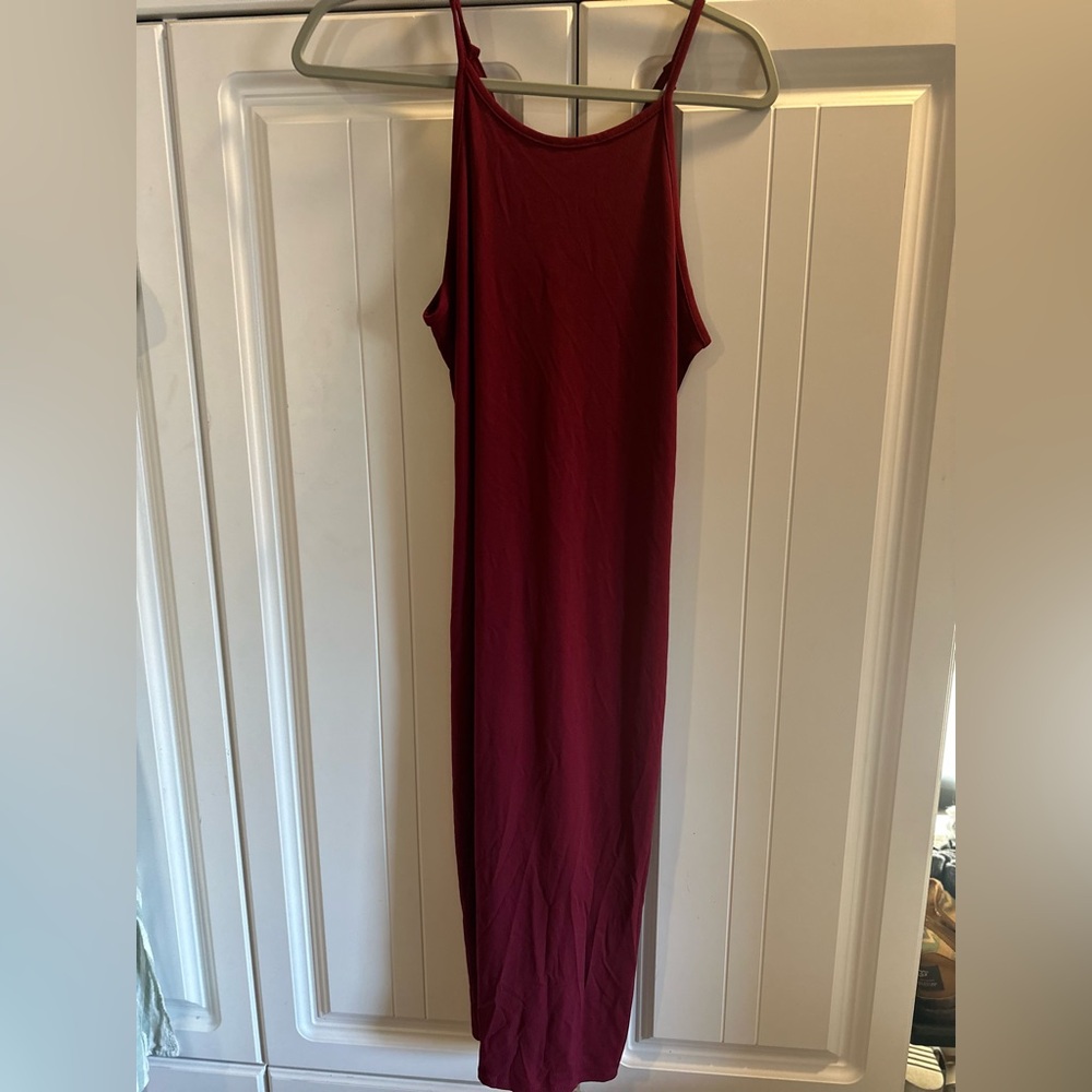 Elegant Sleeveless Burgundy Dress